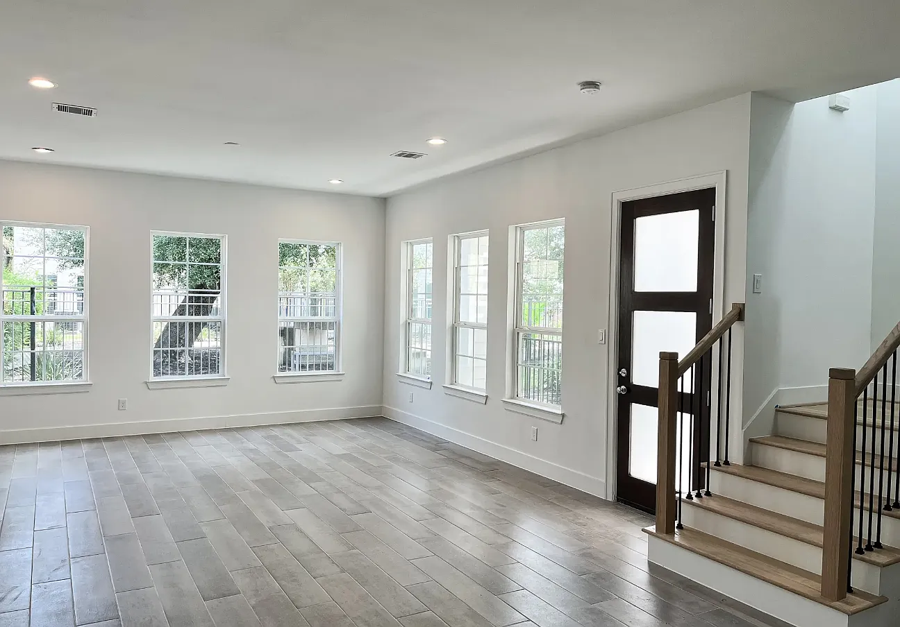 3 bed, 3.5 bath, 2024 sqft, $3,300 — Photo 1