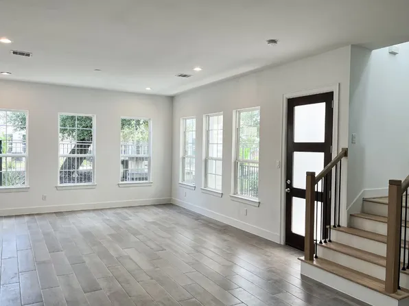 1613 Westside Gardens Ln, Houston, TX 77055