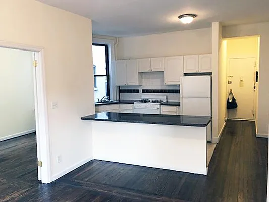 Rented by Buchbinder & Warren | media 12