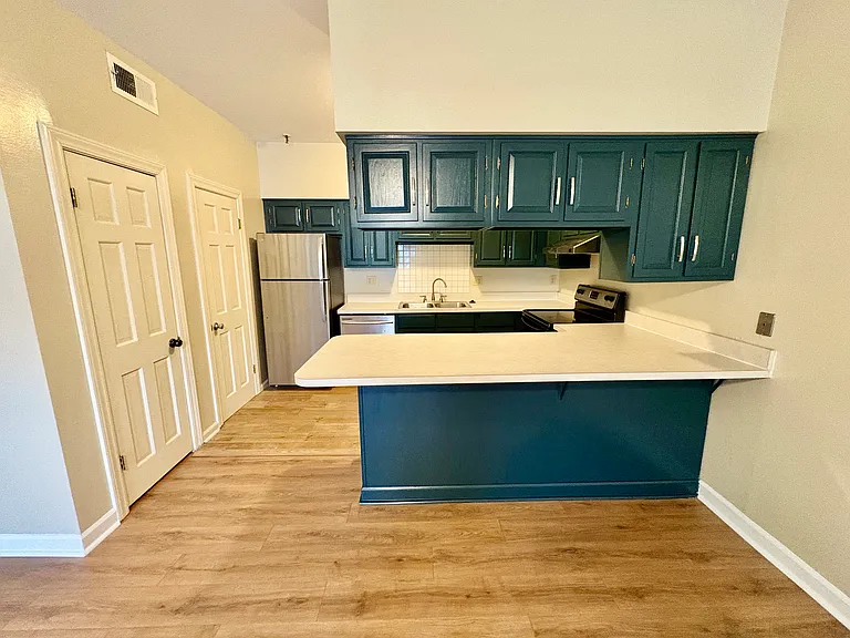 916 Dumaine St #4 — Photo 3