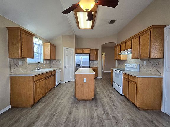 4th image of 3104 Lavender Ln