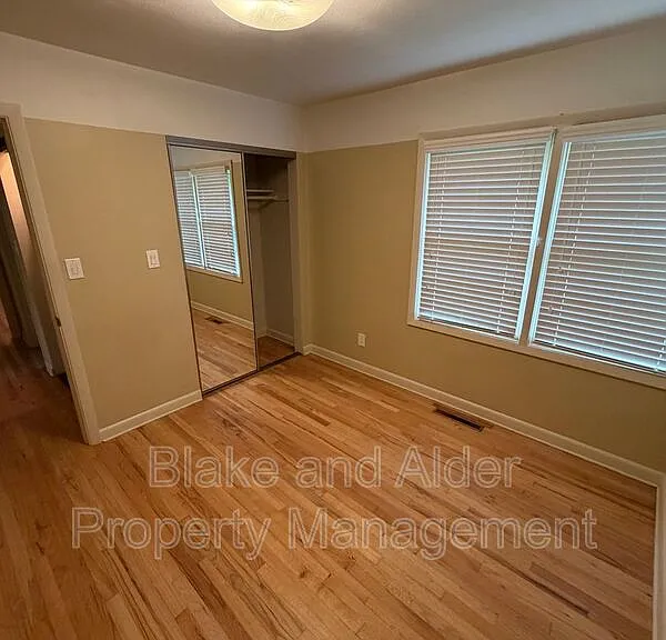 5226 SE Clinton St — Photo 9