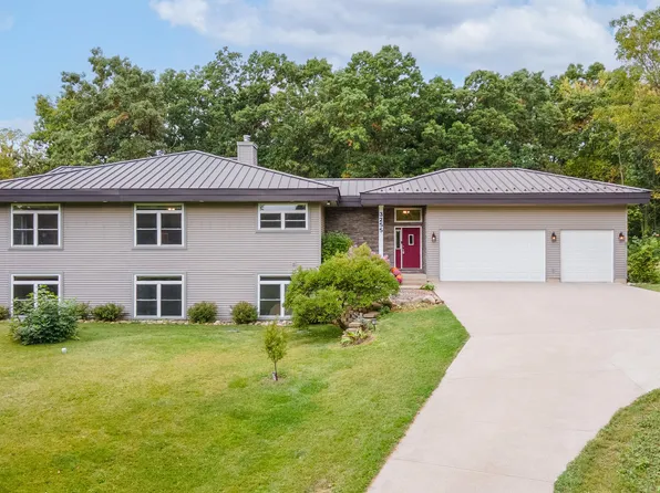 3255 N 38th St, Augusta, MI 49012