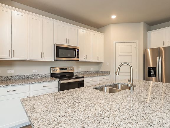 3rd image of 13535 Emerson Way