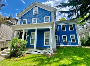 3 Crown St, Worcester, MA 01609