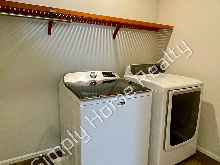 2420 Burlwood St NE — Photo 12