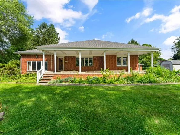 15620 Maple Dr, East Liverpool, OH 43920