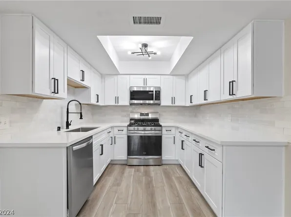 2781 Heritage Cir, Las Vegas, NV 89121