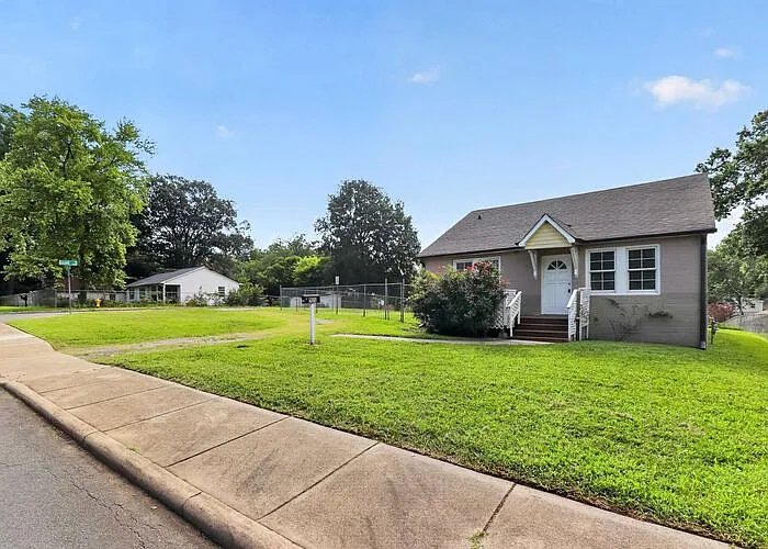 2 bed, 1.0 bath, 1097 sqft, $1,425 — Photo 4