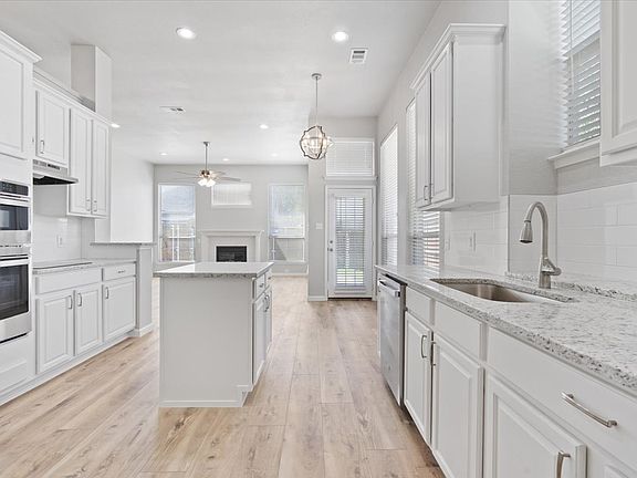 4th image of 2508 Black Canyon Dr