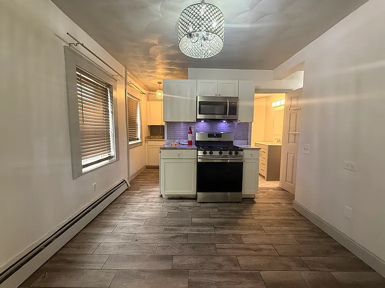 384 Juniper St #1 — Photo 1