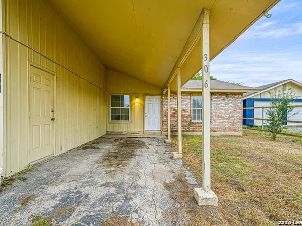 306 N Seguin Rd, Converse, TX 78109