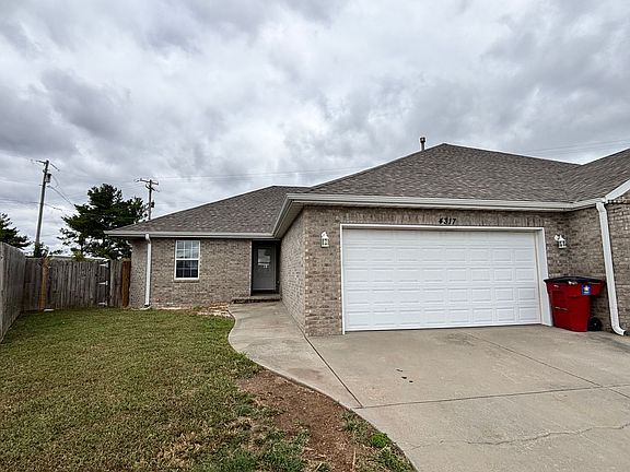 2nd image of 4317-4319 N Morgan Ct