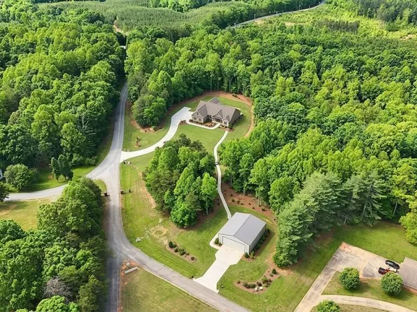 Loury Lester Dr, Martinsville, VA 24112