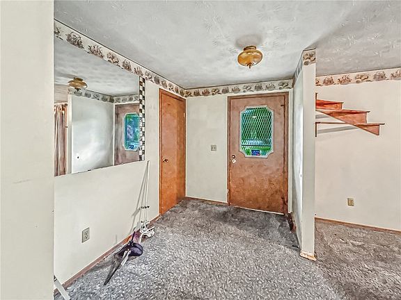 3rd image of 250 Sunny Brook Trl
