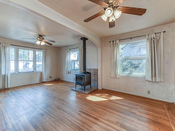4th image of 8996 Sierra St