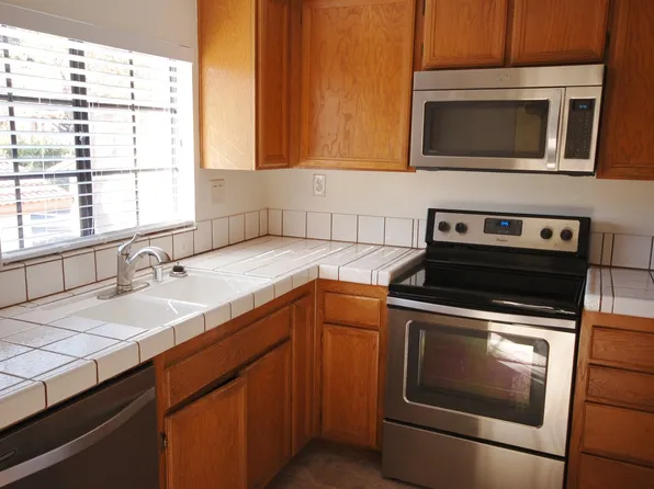 2824 Winthrop Ave, Carlsbad, CA 92010