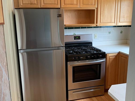 4th image of 2449 25th St