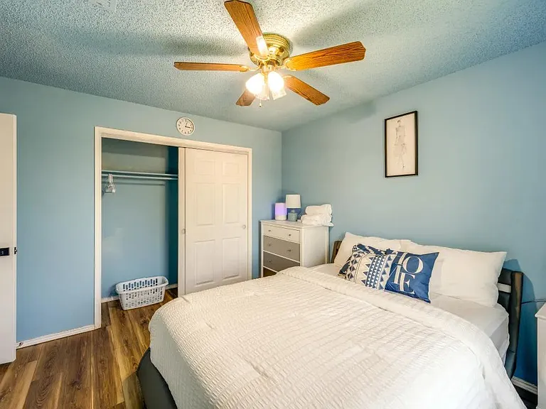 305 Indian Trail Ln — Photo 8