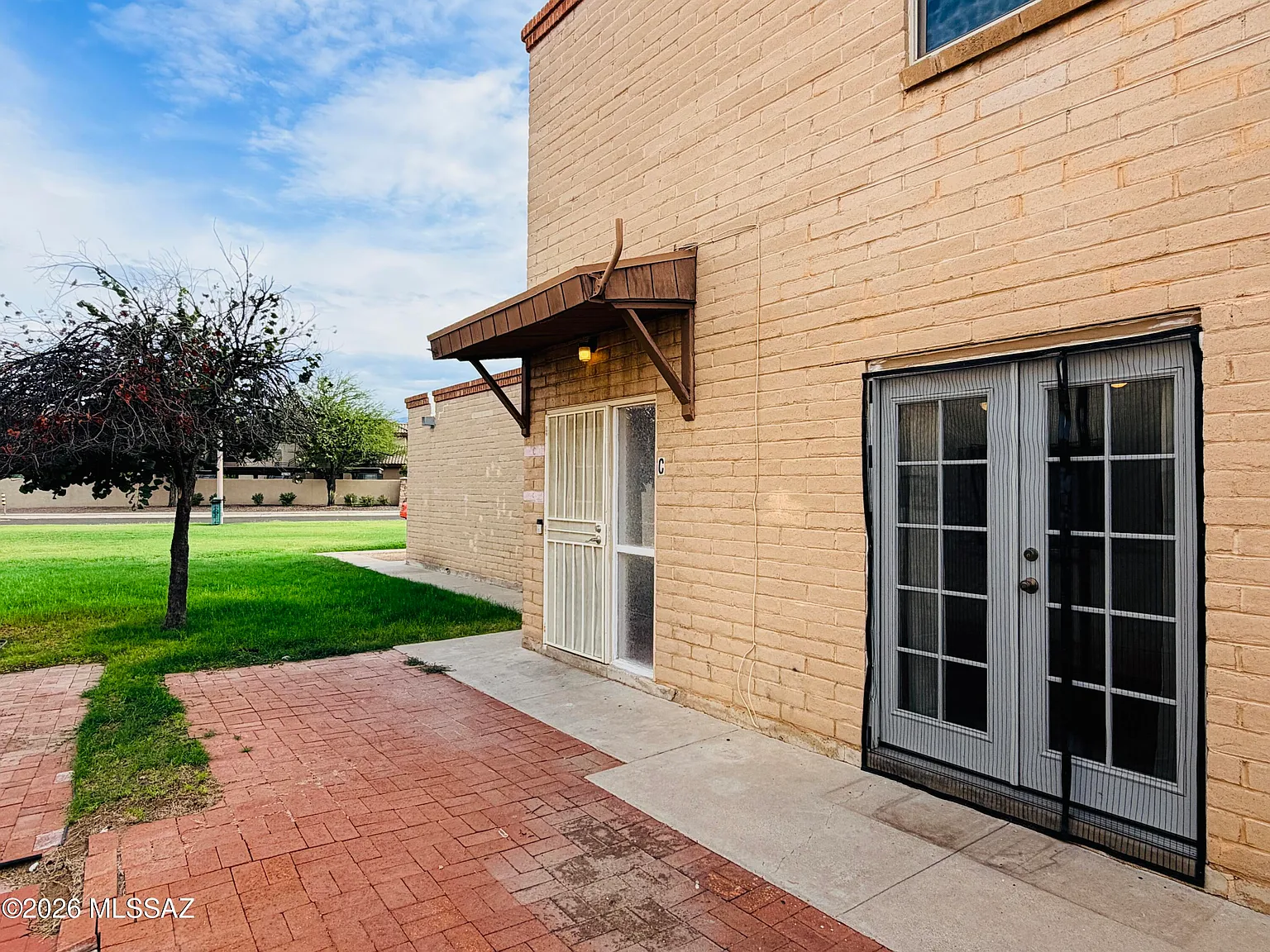 2 bed, 1.0 bath, 934 sqft, $1,495 — Photo 2
