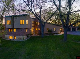 224 Sunset Blvd, Mankato, MN 56001