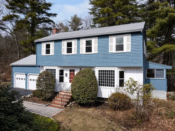 16 Rocky Ln, Medfield, MA 02052