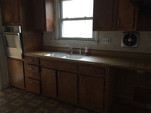 2nd image of 701 Grant Ave