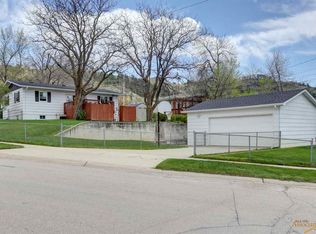 2201 Alamo Dr, Rapid City, SD 57702
