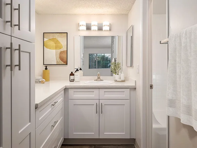 Penthouse Apartments | Spacious 1 & 2 Bedroom Apartments Near SDSU — Photo 17