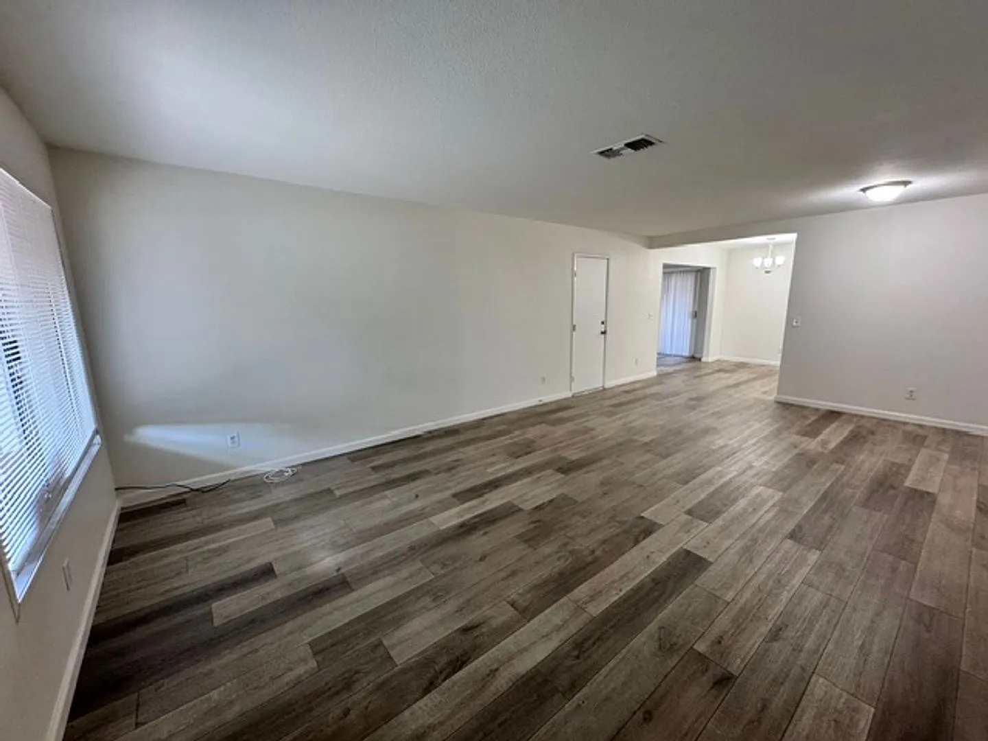 Remodeled 4+2 In Lake L.A. - $2800 — Photo 4