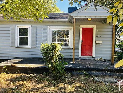 1st image of 1421 W Walnut Ave