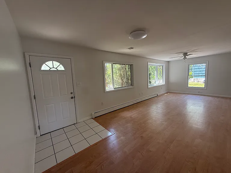 19 Ronald Rd — Photo 3