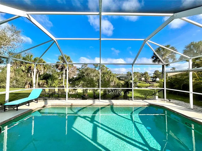 1268 W Hillsborough Blvd — Photo 2