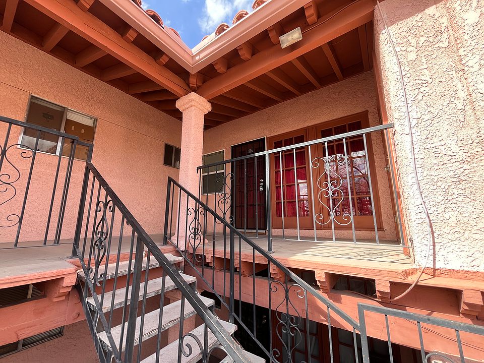 1st image of 517 E Jacinto St