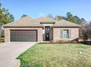 141 Meadow Spring Pl, Covington, LA 70435