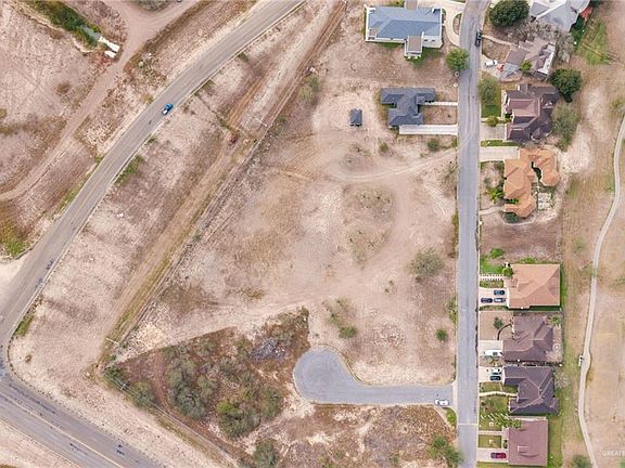 5th image of 704 Melanie Dr