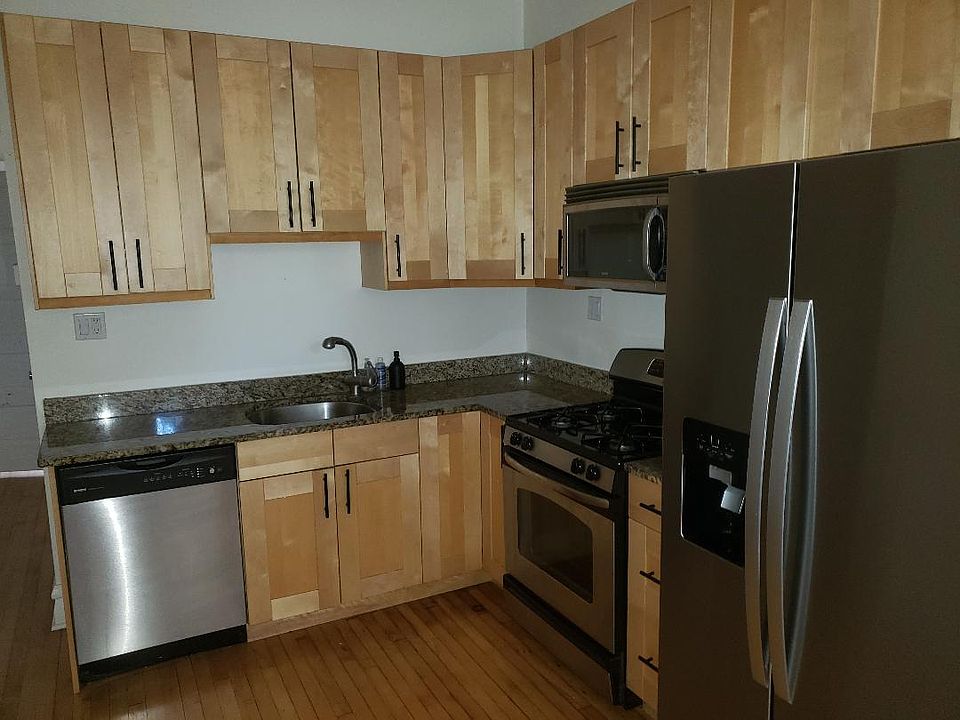 1st image of 1637 N Wood St #1
