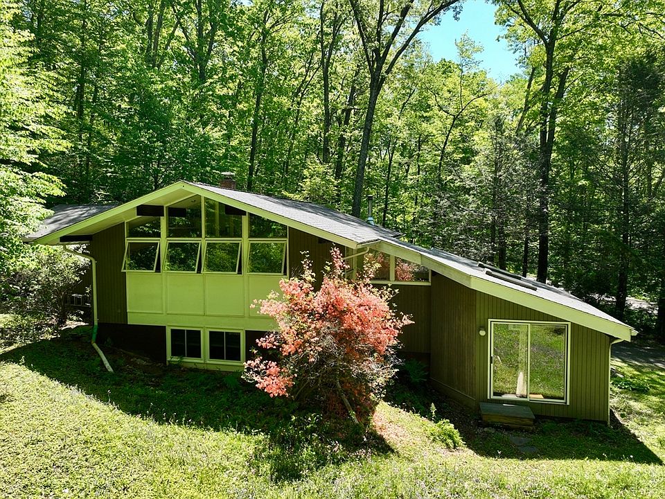 1st image of 8 Teawaddle Hill Rd