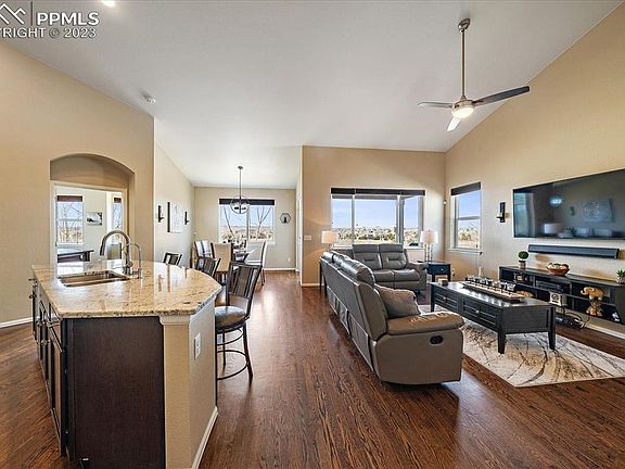 3rd image of 42339 Forest Oaks Dr