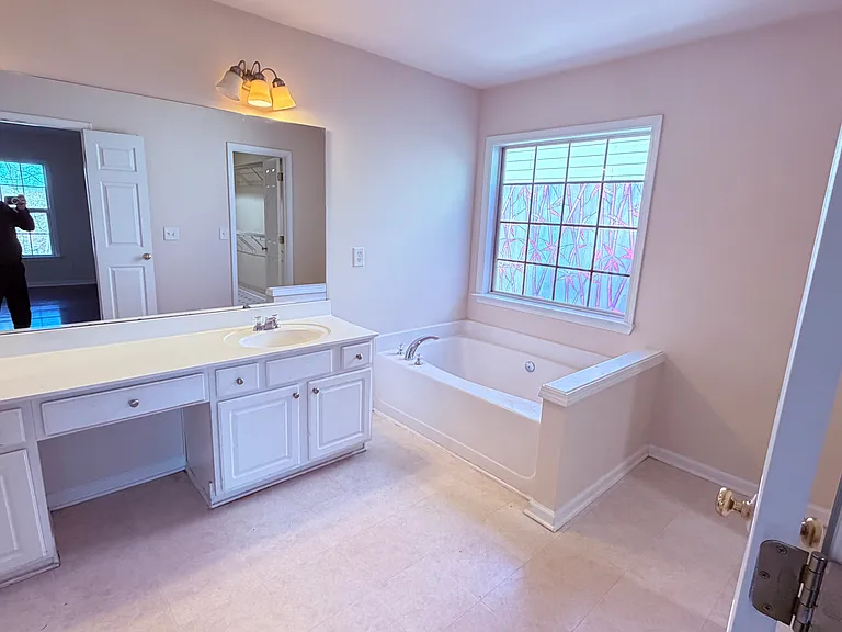 908 Wendlebury Ct — Photo 29