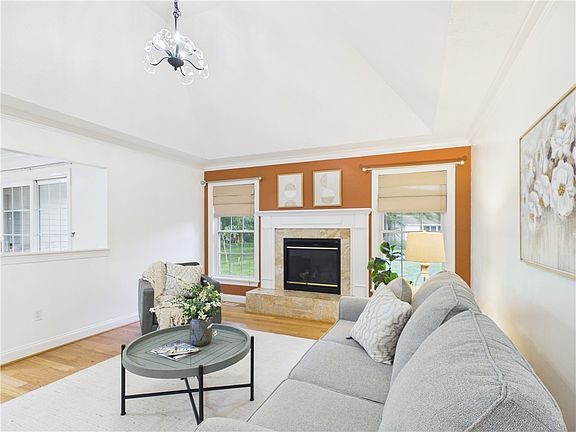 4th image of 489 French Rd