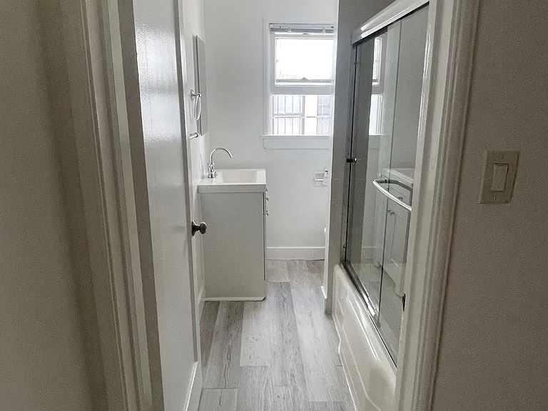 615 S. Cochran Ave. — Photo 22