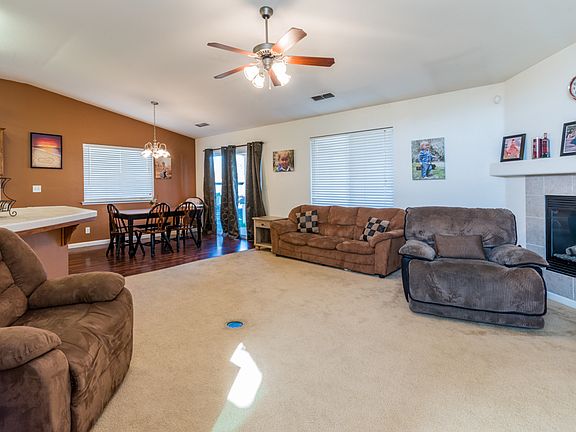 3rd image of 5672 W Carmen Ave