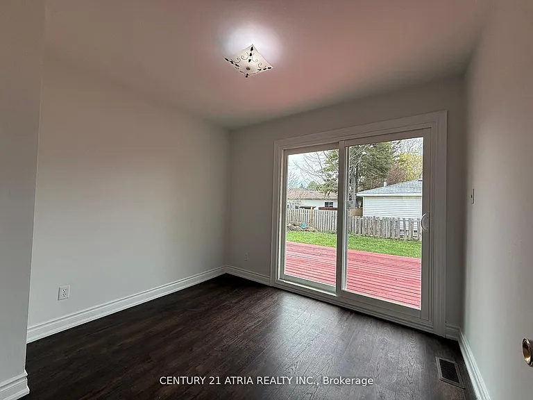 1212 Somerville St — Photo 9