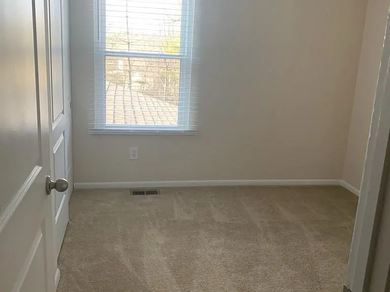 3226 Charter Oak Rd — Photo 9