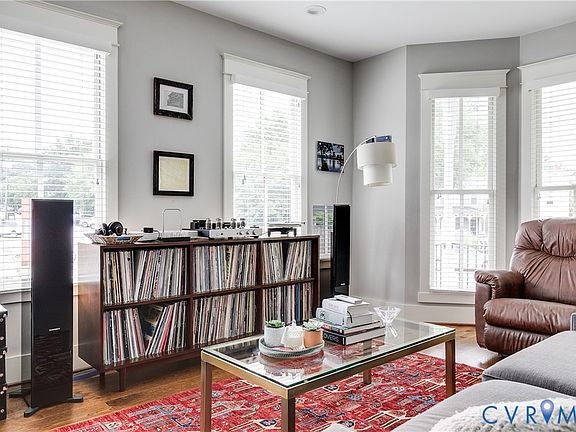 5th image of 2114 E Clay St