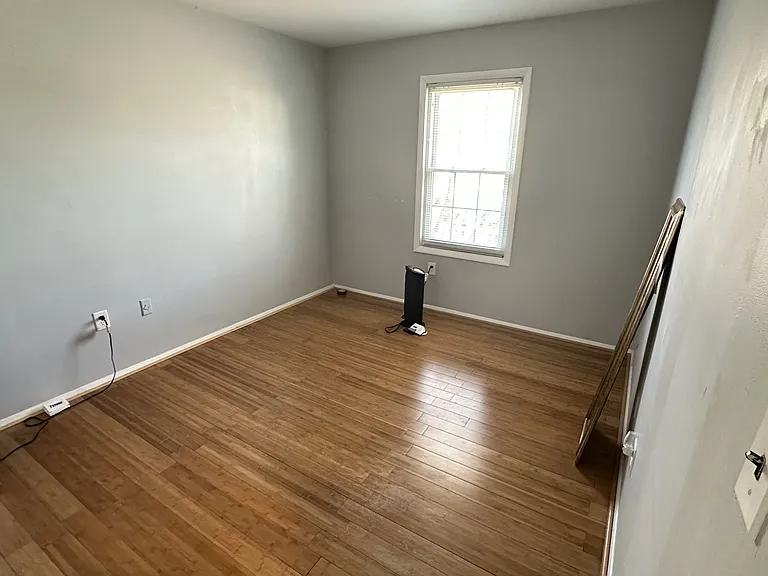 5011 Berwyn Rd — Photo 6