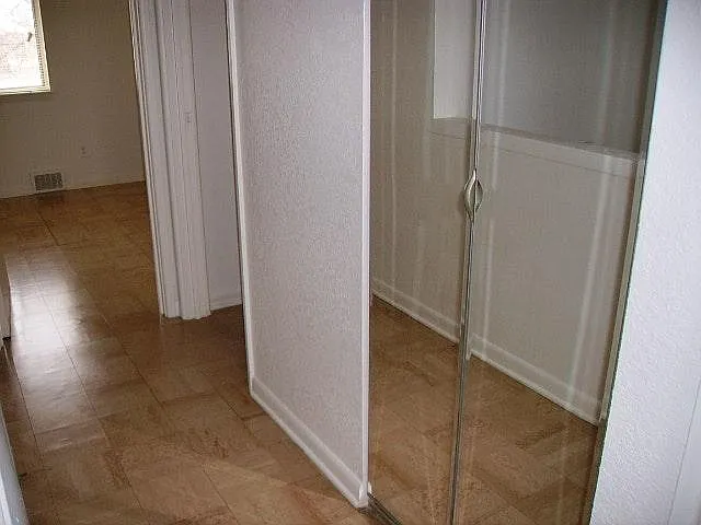 3 bed, 1.5 bath, 1000 sqft, $1,400 — Photo 3