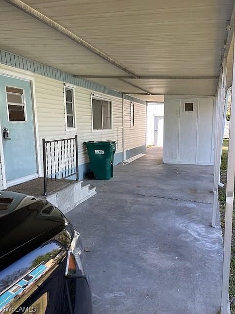 2nd image of 3215 Barrett AVE