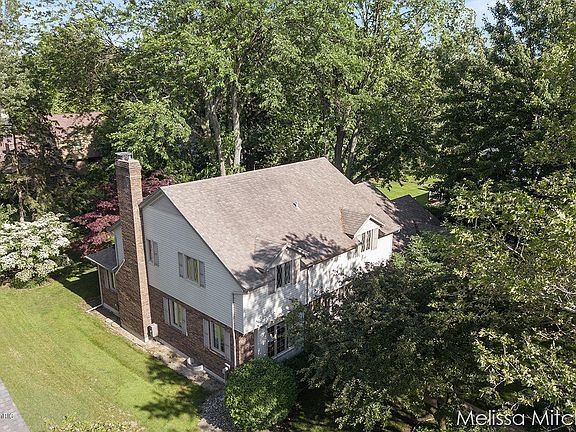 2nd image of 2140 Rolling Hills Dr SE